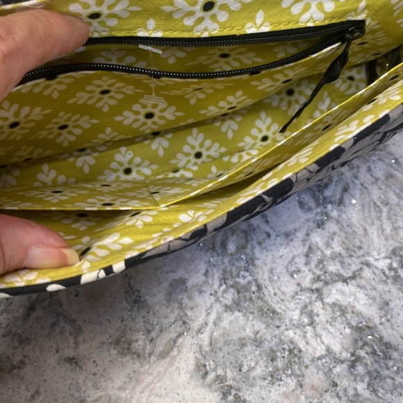 Vera Bradley shoulder bag - Picture 2 of 6